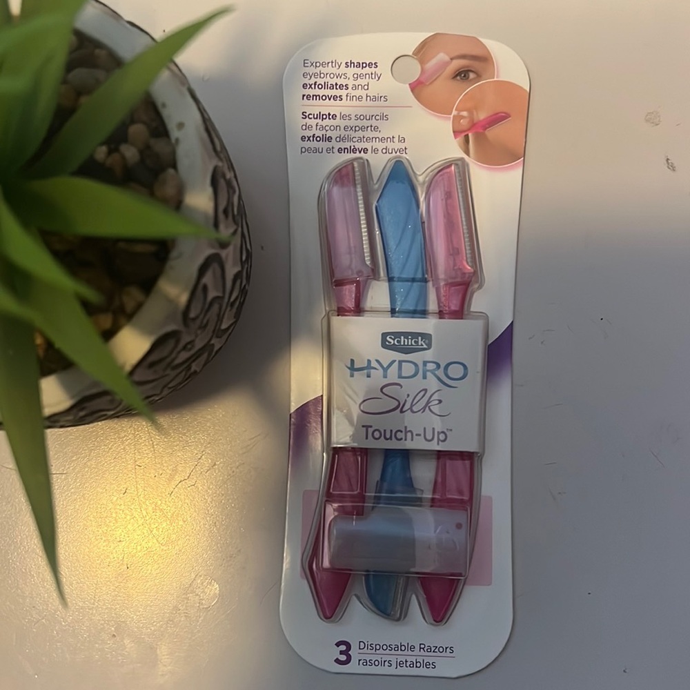 Eyebrows shaper